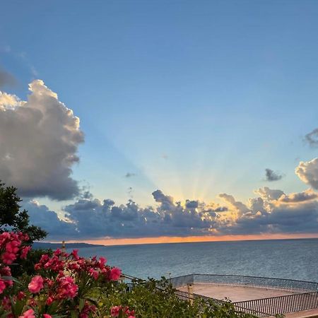 ピッツォ Casa Vacanze Piedigrottaヴィラ エクステリア 写真